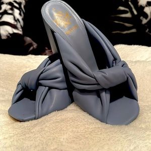 Blue size 8